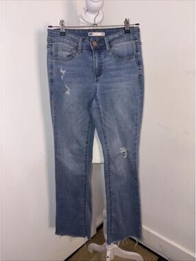 SO Goods For Life Low Rise Books Cut Distressed Jeans Size 3/26W Light Wash Stre